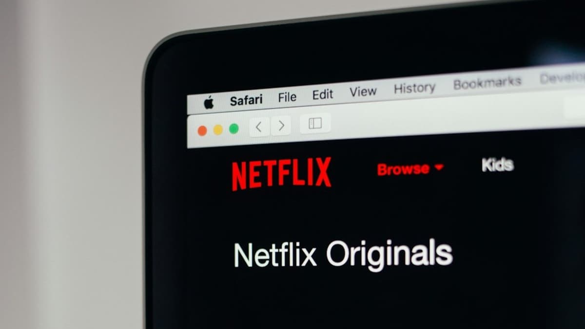 Netflix ถอย! Paramount ปาดหน้าฮุบ Warner Bros. ดีลยักษ์ 3.48 ล้านล้านบาท