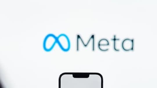 Meta เพิ่มเครื่องมือคุม AI ให้ผู้ปกครอง หลังแชตบอตเคยชวนเด็กคุยเรื่องล่อแหลม