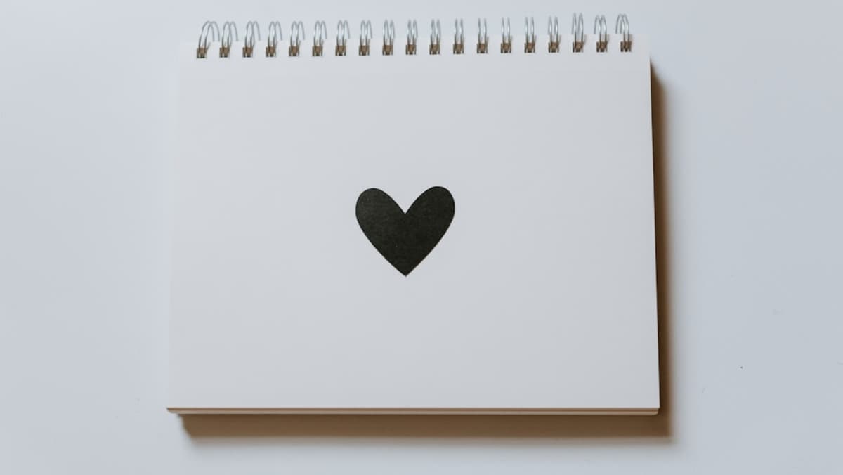 Apple โชว์งานวิจัยใหม่ ใช้ AI เปลี่ยนเซนเซอร์เดิมให้วัดค่าหัวใจเชิงลึกได้