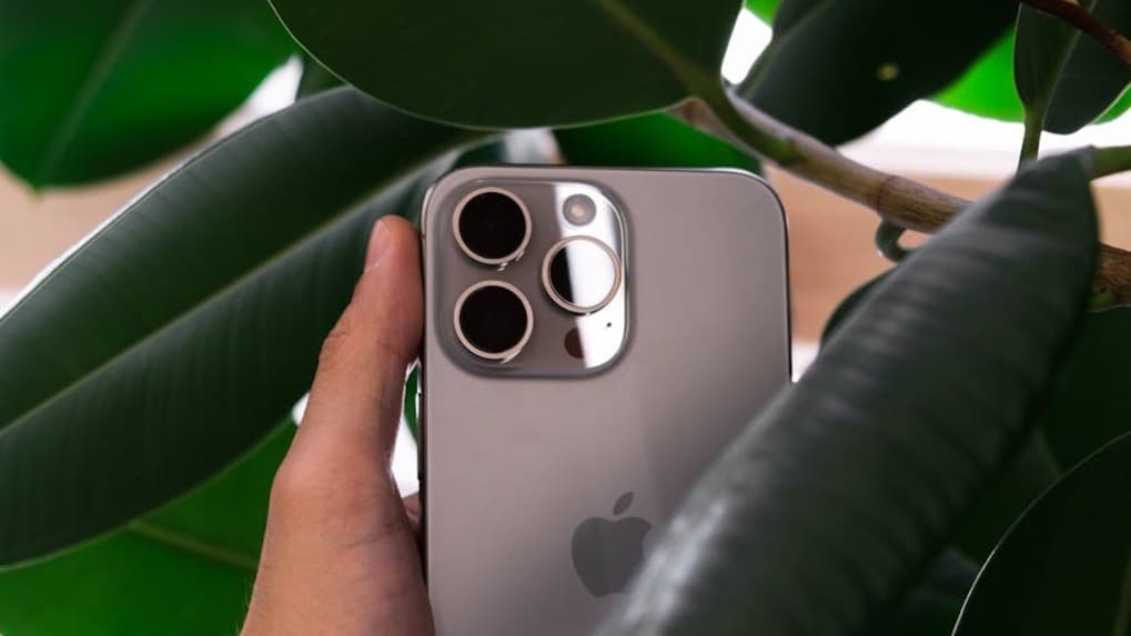 ลือ! iPhone 18 Pro เริ่มเดินสายพานผลิตทดสอบ ลุ้นสีแดง Deep Red เฉิดฉาย