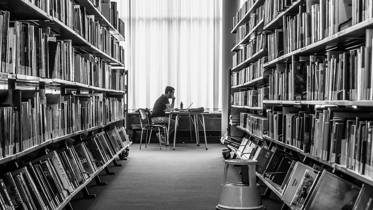 รายงานเผย ปี 2025 AI ทำคนตกงานกว่า 55,000 ตำแหน่ง กระทบเด็กจบใหม่หนักสุด