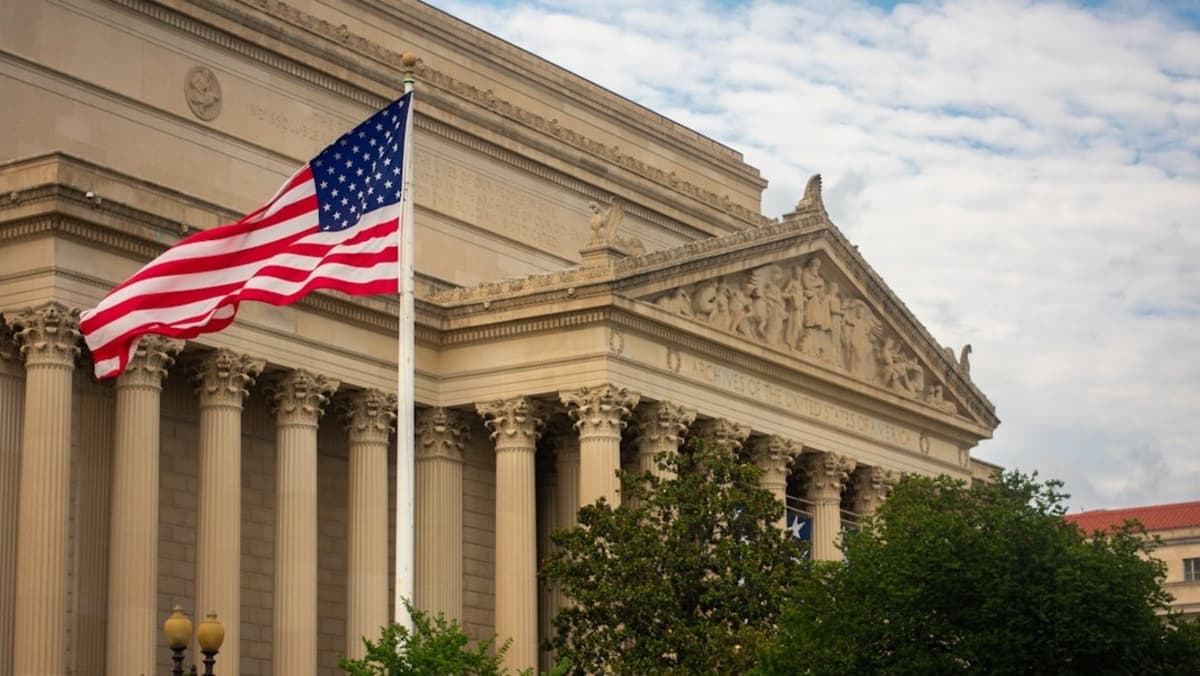 Apple งานเข้า! ทรัมป์งัดภาษีนำเข้าใหม่ 15% หลังศาลสั่งภาษีเก่าเป็นโมฆะ