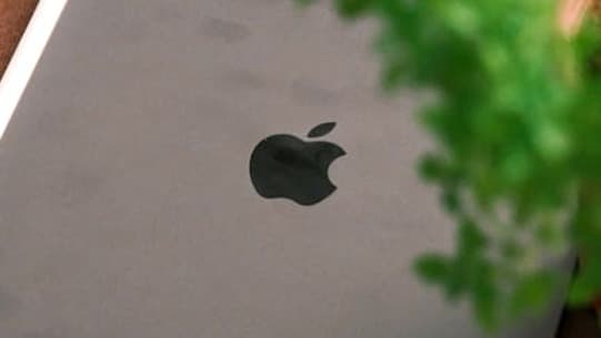 Apple เตรียมยกเครื่องใหญ่! จอ OLED ลง iPad, MacBook Air แต่ต้องรอกี่ปีถึงได้ใช้?