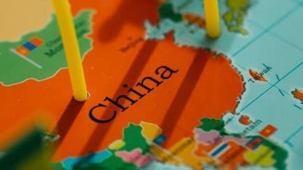 Anthropic โวยจีน! แอบดูดข้อมูล Claude ไปฝึก AI ทั้งที่ตัวเองก็โดนฟ้องยับ