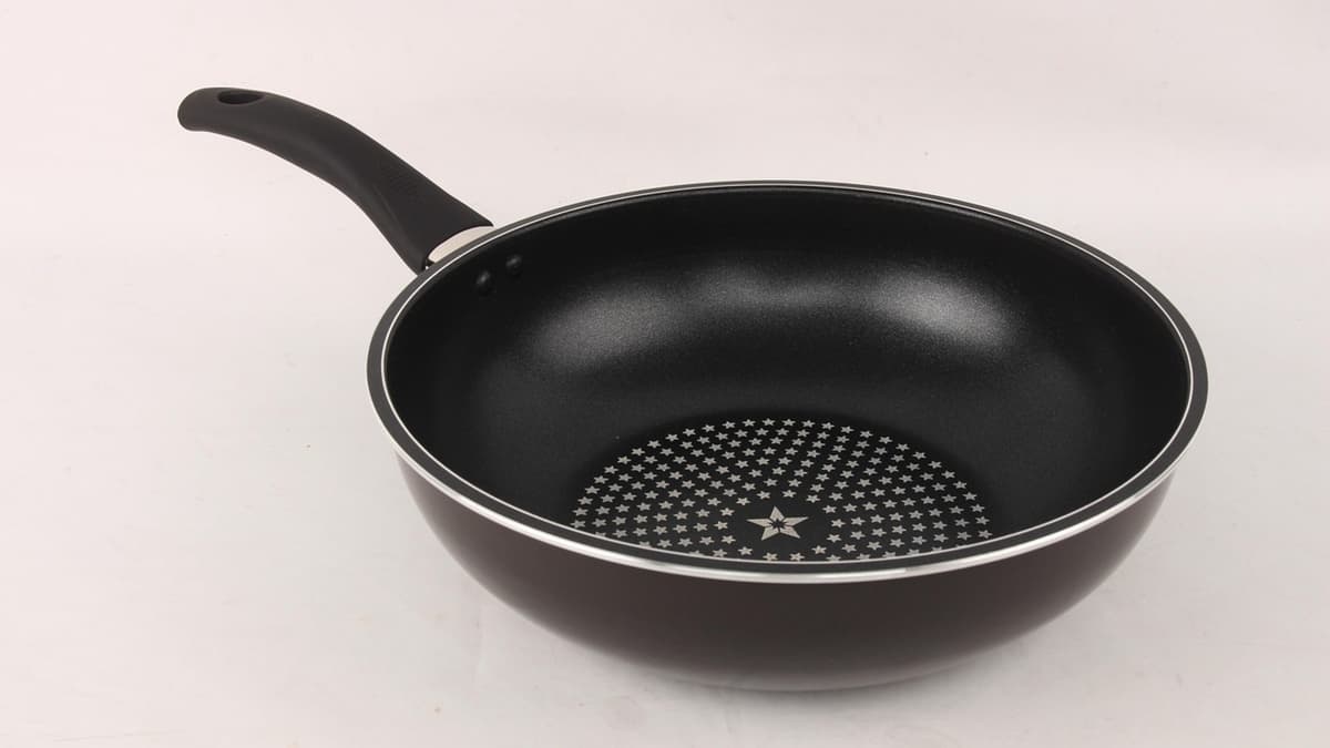 ใช้ผิดมาตลอด! เชฟแนะ 5 เมนูห้ามทำในกระทะ Non-stick ถ้าไม่อยากให้พัง
